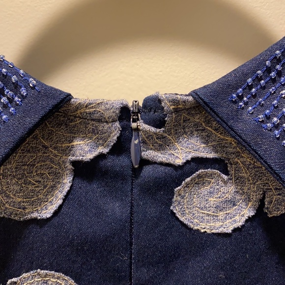 Blue appliqué dress with beaded collar - Picture 5 of 7